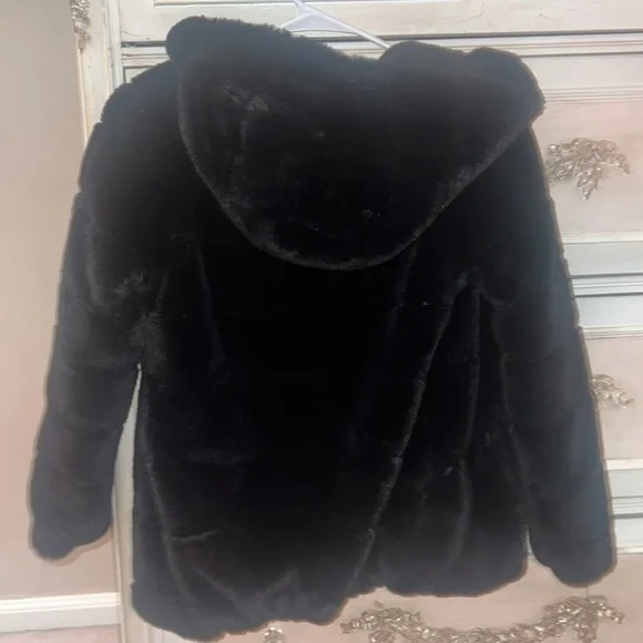Gorgeous 🖤 American Widgeon, Black Faux Fur Coat size 14 Girls Like New